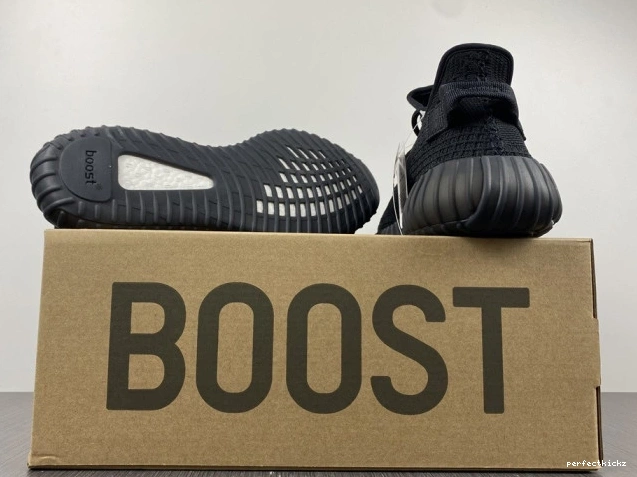 HQ4540 V2 Onyx 350 Adidas Boost Yeezy 0709